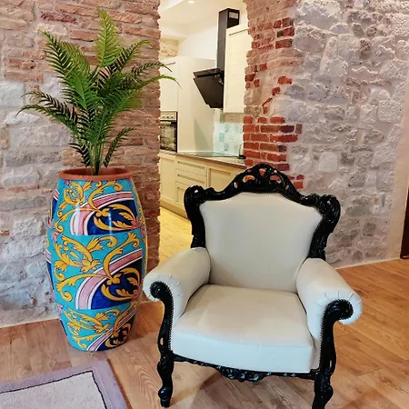 Luxury Stone Paradise Within The Walls Of The Diocletian Palace - Old Town سبليت