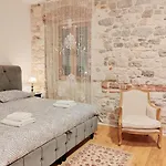 Appartement Luxury Stone Paradise Within The Walls Of The Diocletian Palace - Old Town *